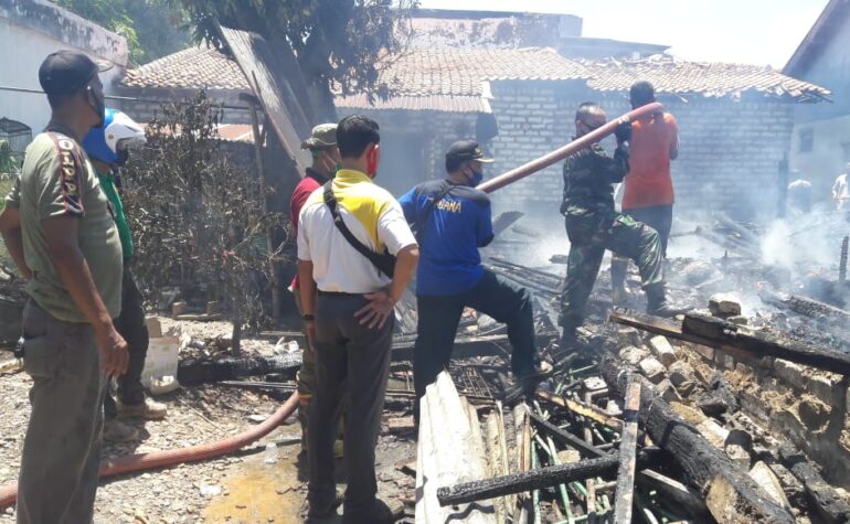 JANGKAU LANSIA SEBATANGKARA, TAGANA SALURKAN BANTUAN SEMBAKO